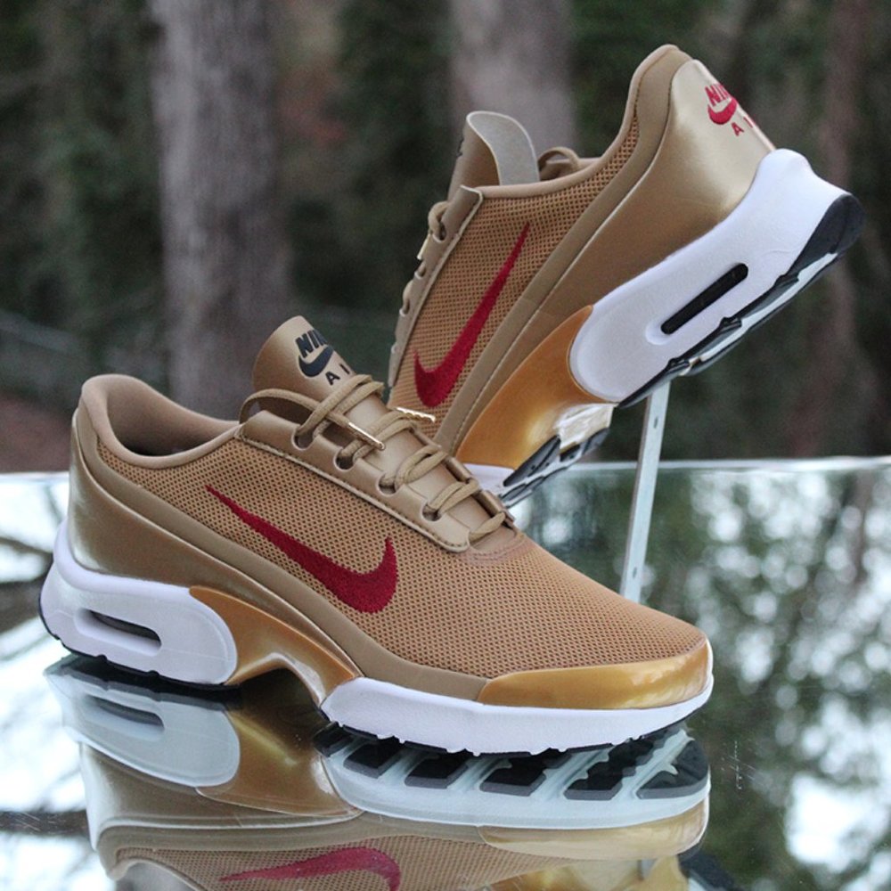 Nike Air Max Jewell QS Metallic Gold Women’s Size 9.5